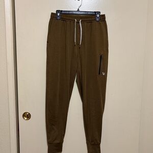 Vuori Men's Tan Joggers with Side Zip Pocket